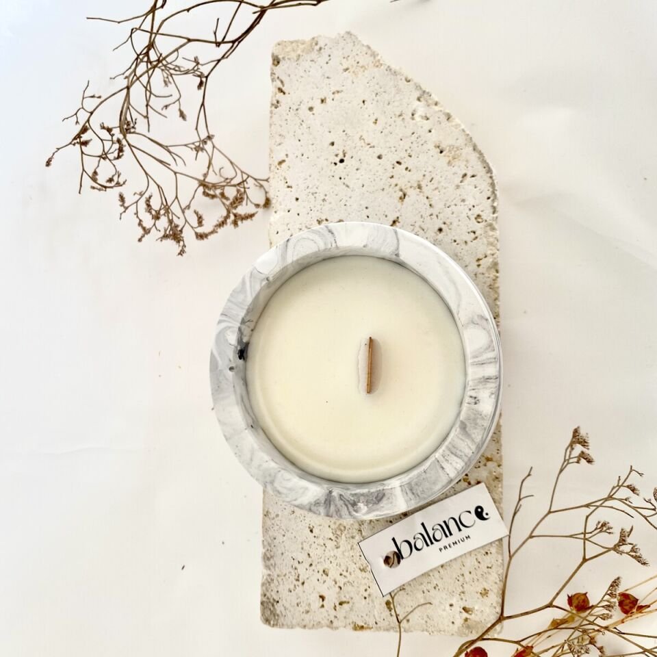 Gri Mermer Desenli Beton Mum | Sacred Sandalwood Kokulu El Yapımı Soya Mum