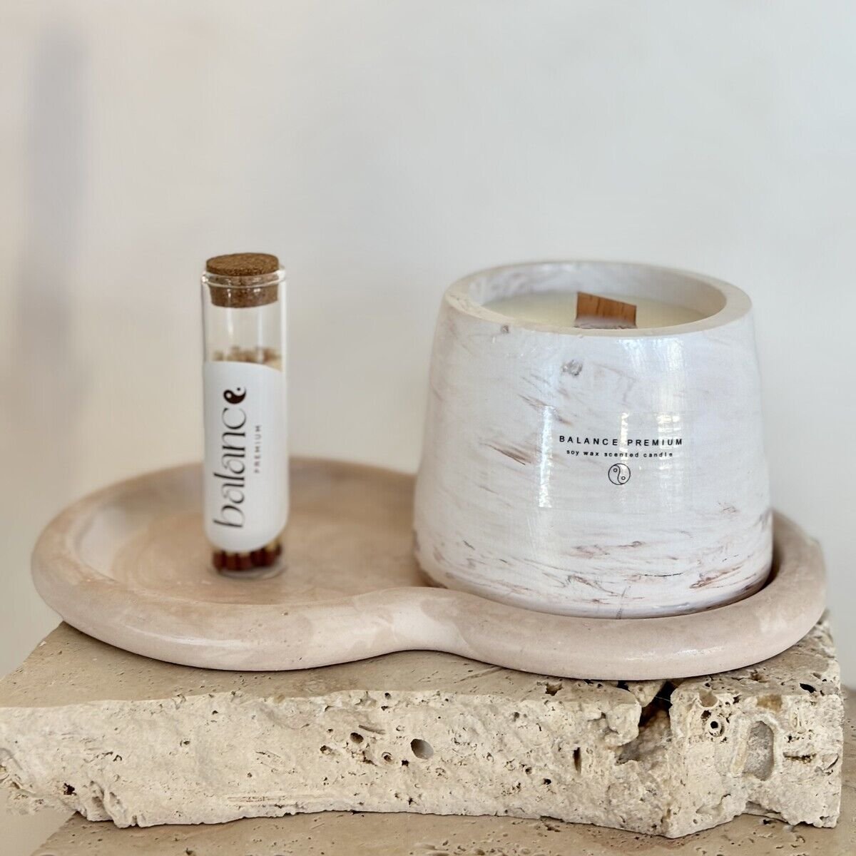 Serenity Dekoratif Set | Vanilya Kokulu El Yapımı Soya Mum & Cam Tüpte Kibrit