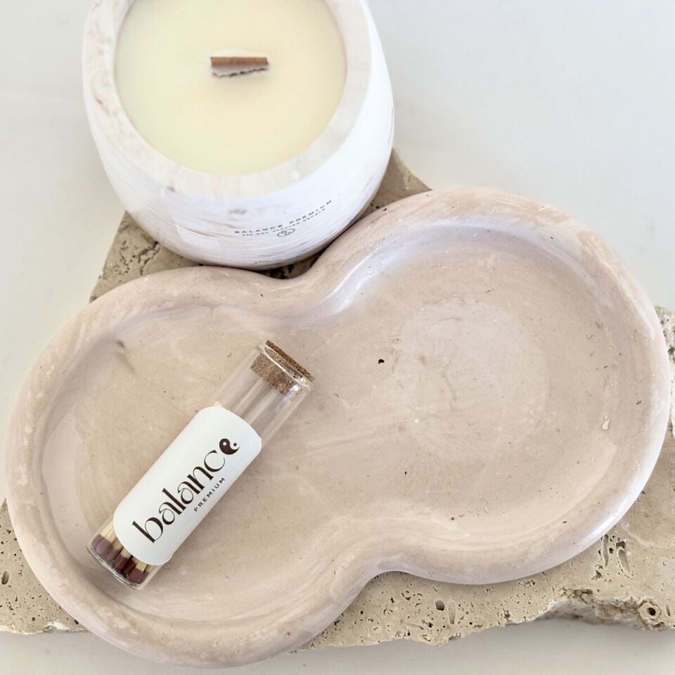 Serenity Dekoratif Set | Vanilya Kokulu El Yapımı Soya Mum & Cam Tüpte Kibrit