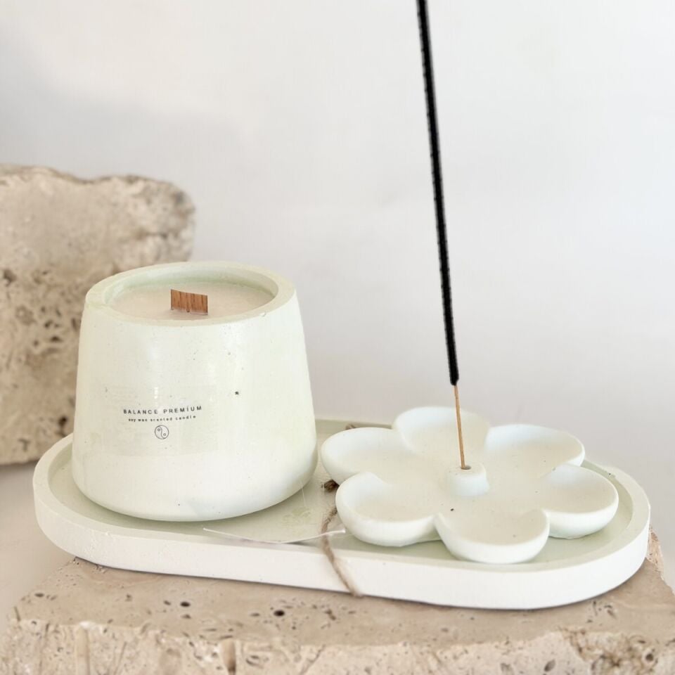 Mint Yeşili Çiçekli Tütsülük Mum Seti | El Yapımı Vanilya Kokulu Soya Mum & Beton Tabak