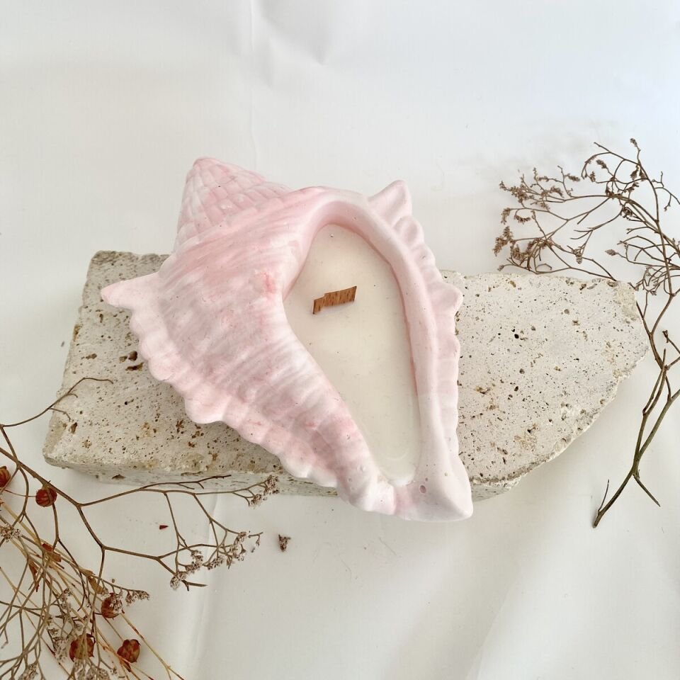 Pembe Deniz Kabuğu Mum | El Yapımı Vanilya Kokulu Doğal Soya Mum