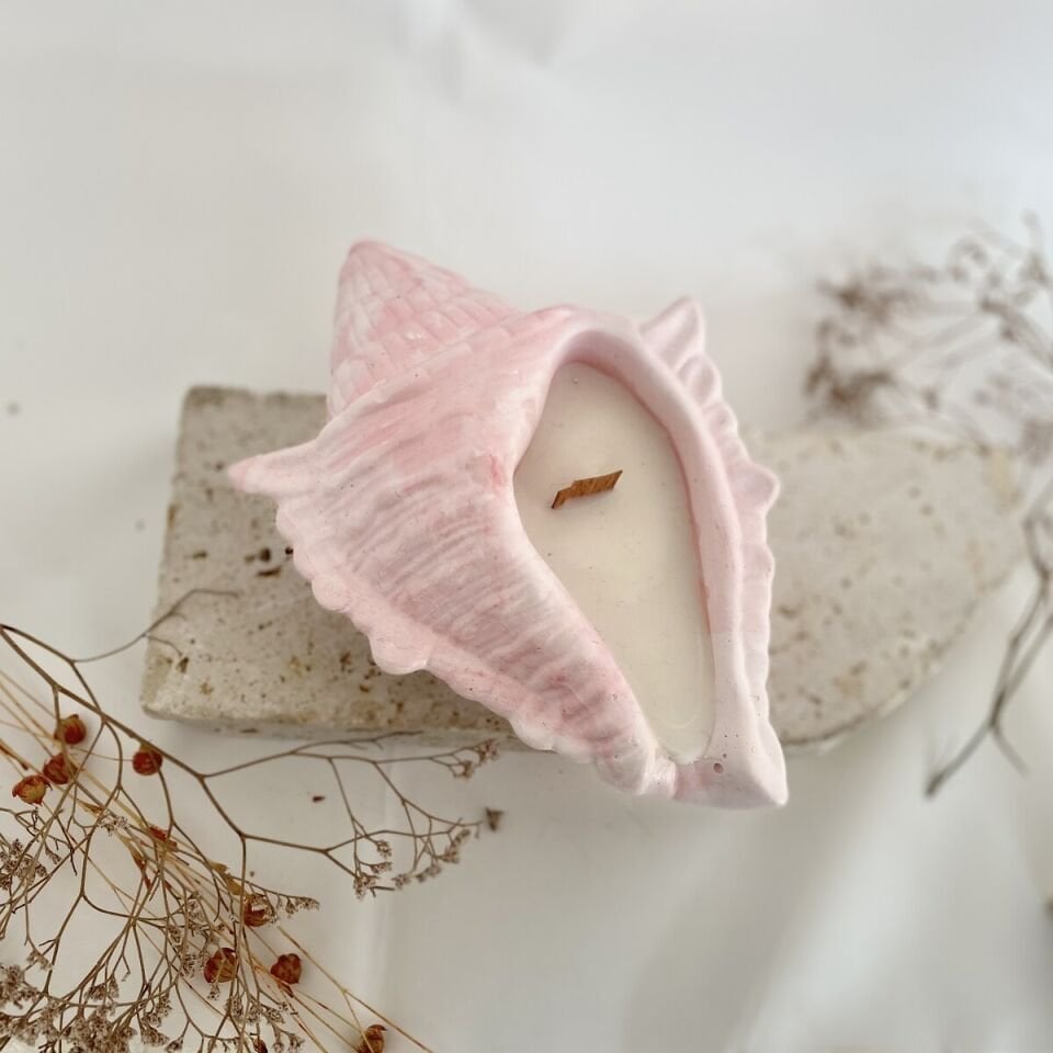 Pembe Deniz Kabuğu Mum | El Yapımı Vanilya Kokulu Doğal Soya Mum