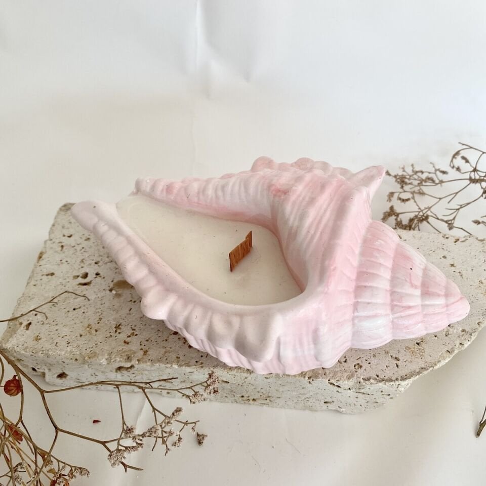 Pembe Deniz Kabuğu Mum | El Yapımı Vanilya Kokulu Doğal Soya Mum